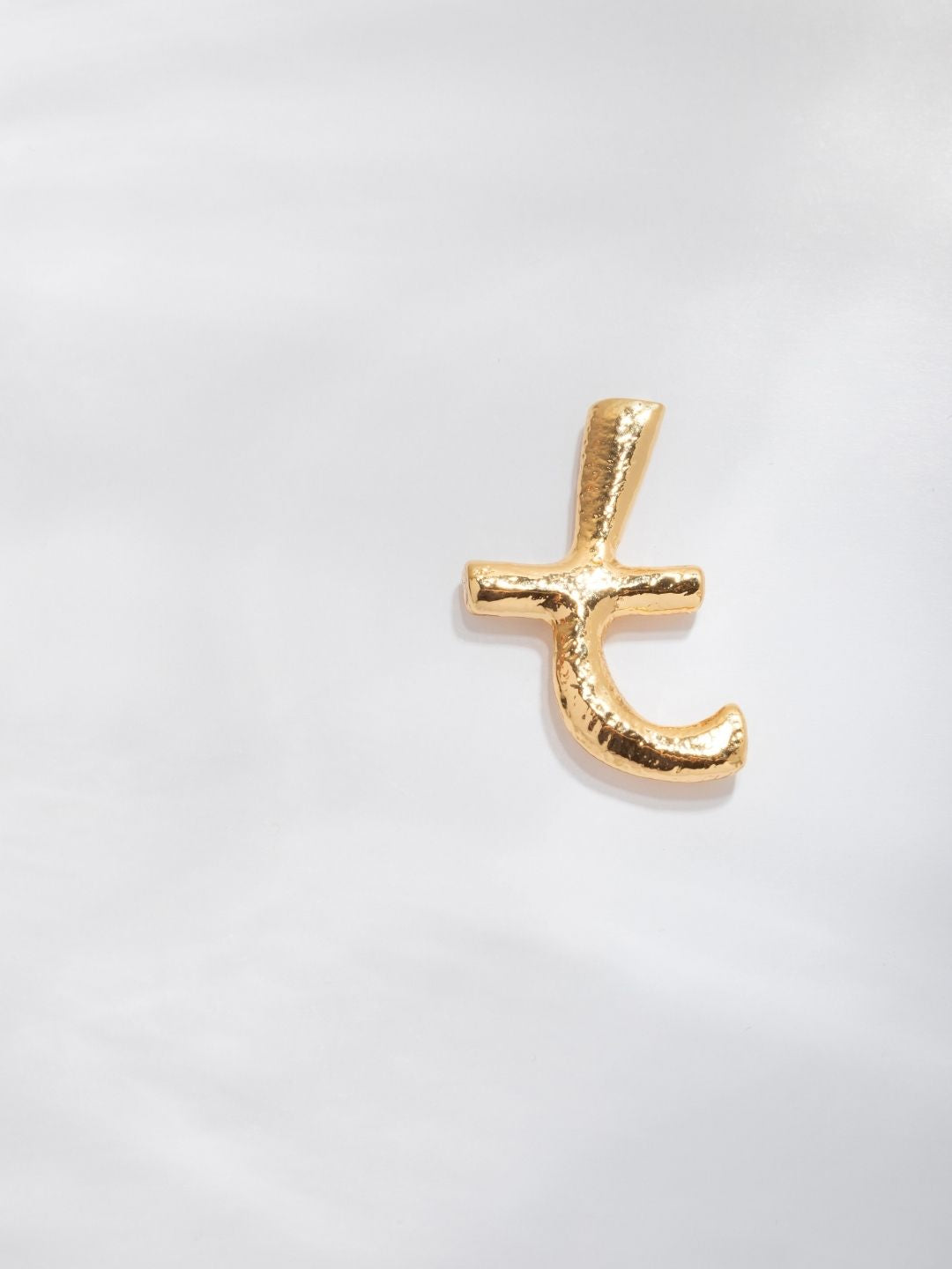 L'Alphabet Earrings - LETTER T