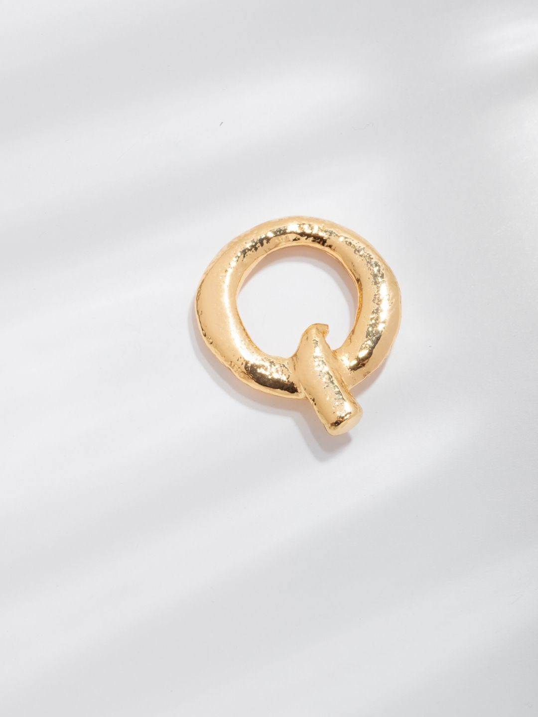 Alphabet Earrings - LETTER Q