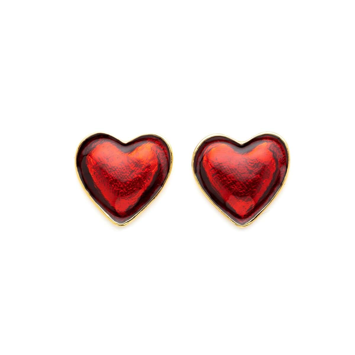 Pierced earrings First date