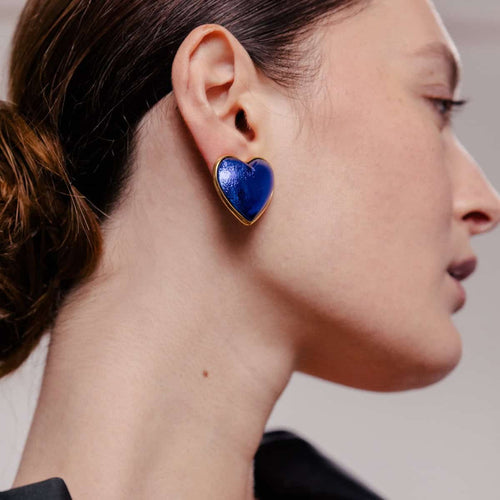 Pierced earrings First date