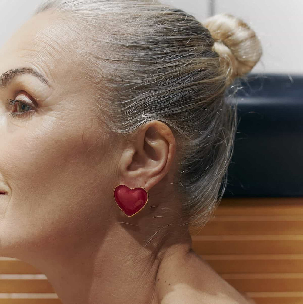 Pierced earrings First date