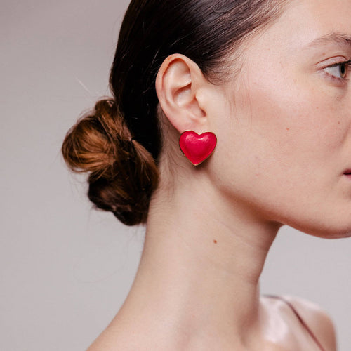 Pierced earrings First date