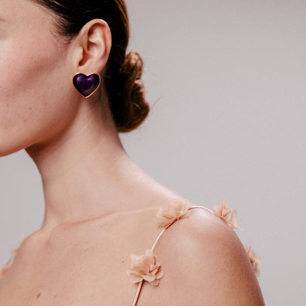 Pierced earrings First date
